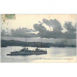 carte postale ancienne TRANSPORTS. Appareillage de l'Escadre pour Combat de nuit 1907. Bateaux et Navires de Guerre