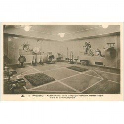 carte postale ancienne TRANSPORTS. Navires et Bateaux. Paquebot Normandie Salle culture physique