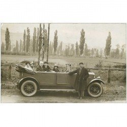 carte postale ancienne TRANSPORTS. Superbe voiture. Photo carte postale vierge et impeccable