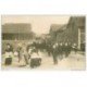 carte postale ancienne METIERS SAPEURS POMPIERS. Carte Photo Procession dans un Village