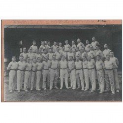 carte postale ancienne SAPEURS POMPIERS. Paris 1932 + Militaires Russes ou Polonais avec obus 1928