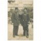 carte postale ancienne METIERS. Deux Policiers de Paris VIII se donnant du feu. Photo carte postale