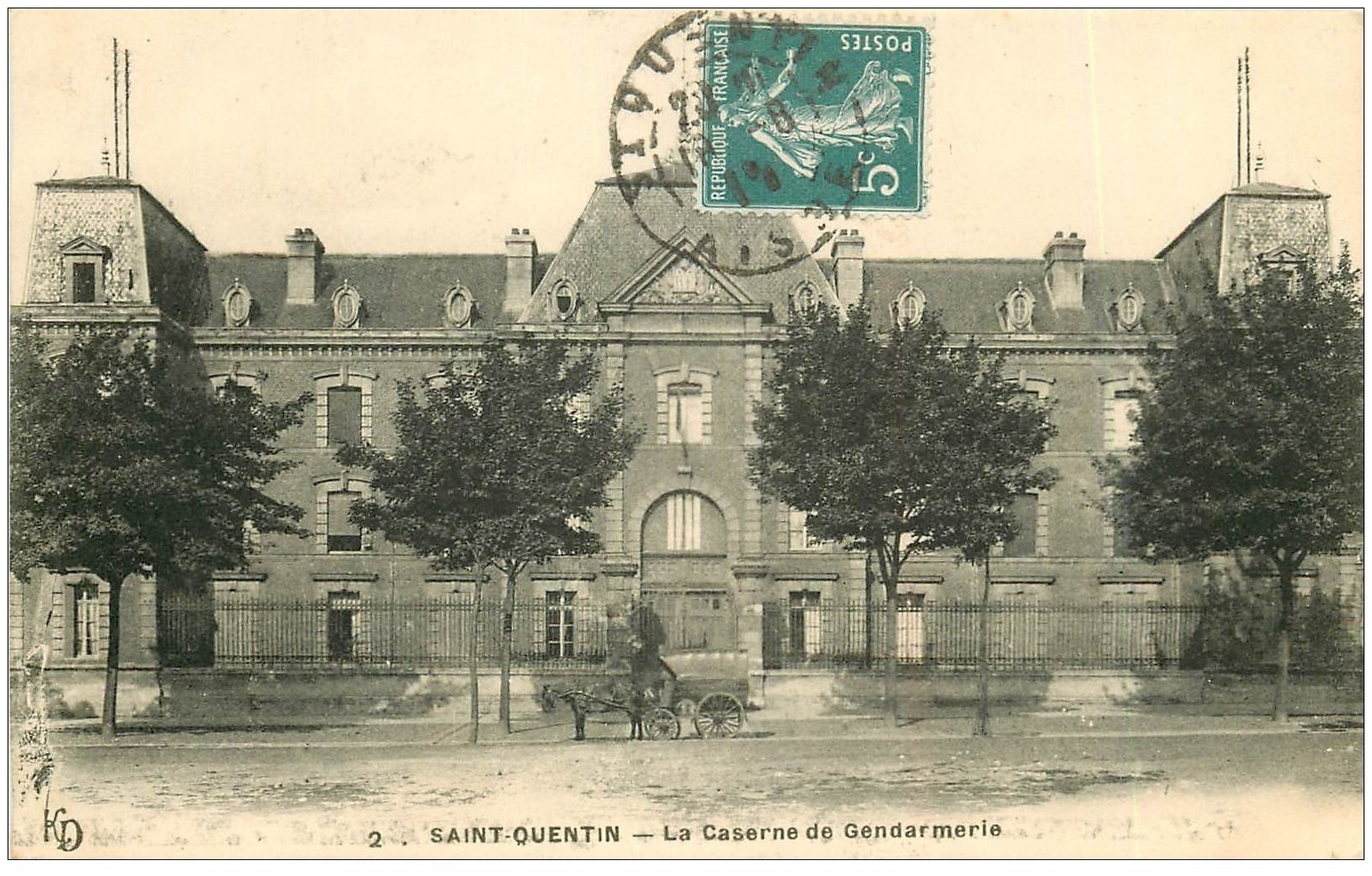 carte postale ancienne 02 SAINT-QUENTIN. Caserne de Gendarmerie