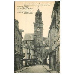 carte postale ancienne 14 VIRE. Porte-Horloge et sa Cloche. Magasin de cartes postales