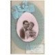 carte postale ancienne Superbe Carte à système avec Couple en photo médaillon avec noeud en tissu et crèpe. Doux baiser 1944