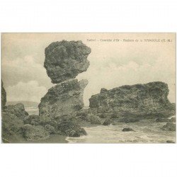 carte postale ancienne DOLMENS ET MENHIRS. 06 Estérel Corniche d'Or Rochers de la Napoule
