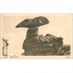 carte postale ancienne Dolmens et Menhirs. TREGASTEL. L'Aigle