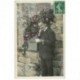 carte postale ancienne BONNE ANNEE. Homme et boîte à lettres 1909