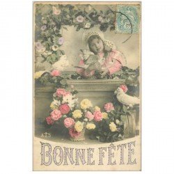 carte postale ancienne BONNE FETE. Fillette et Roses avec Colombes 1905