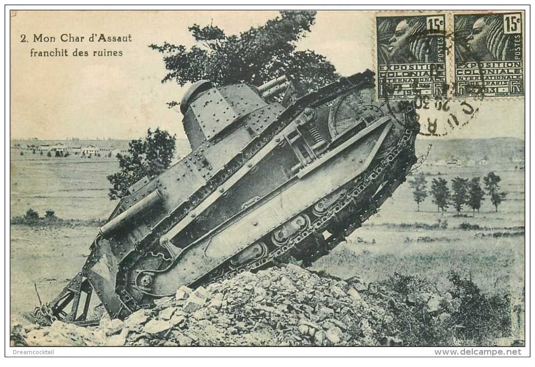 carte postale ancienne CHAR D'ASSAUT. Tank qui franchit des ruines 1931