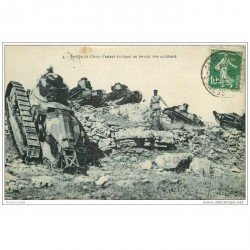 carte postale ancienne CHAR D'ASSAUT. Tanks évoluant en terrain accidenté 1923