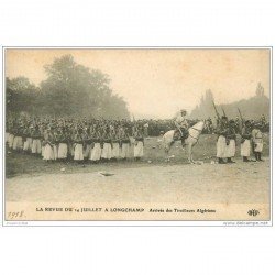 carte postale ancienne DEFILE A LONGCHAMP 1913. Les Tirailleurs Algériens. Armée et Militaires