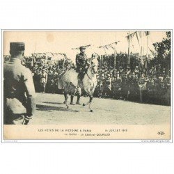 carte postale ancienne FETES DE LA VICTOIRE 1919. Le Défilé. Général Gouraud 1931. Armée et Militaires