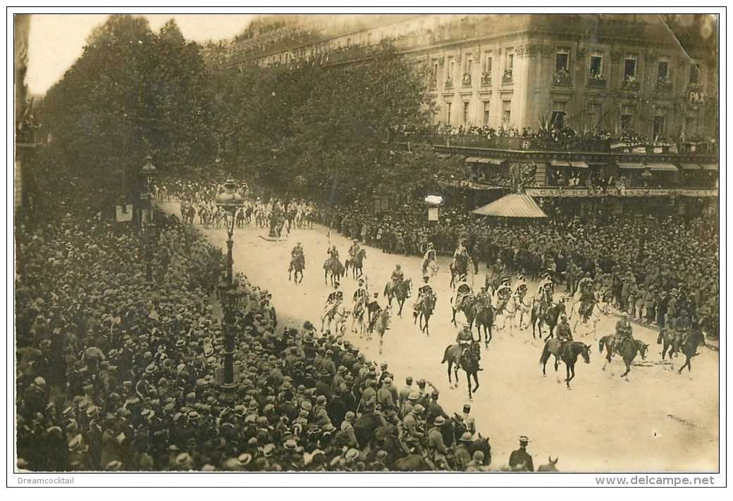 carte postale ancienne FETES DE LA VICTOIRE 1919. Les Marocains à l'Opéra 1921. Armée et Militaires
