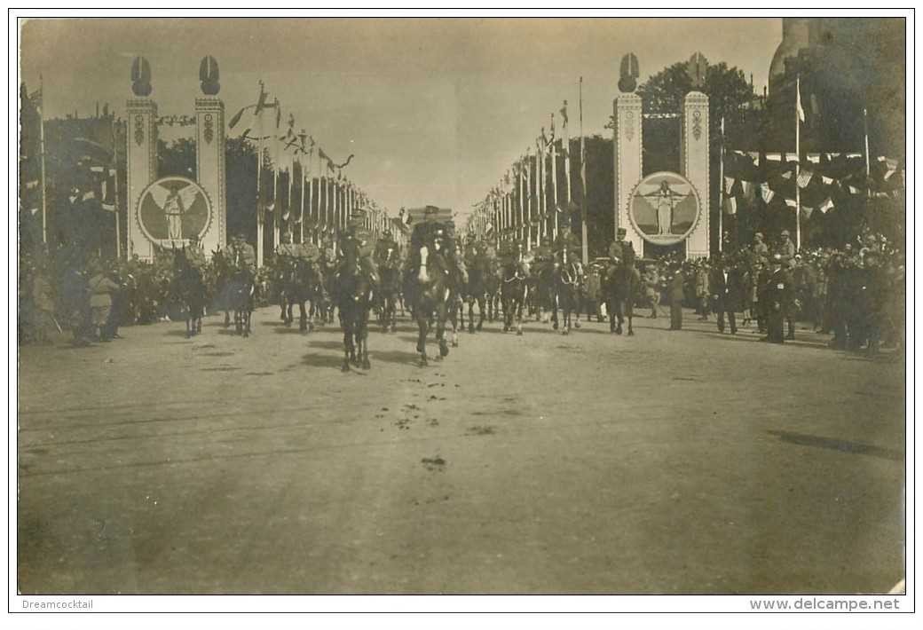 carte postale ancienne FETES VICTOIRE 1919. L'Etat Major aux Champs-Elysées Armée et Militaires