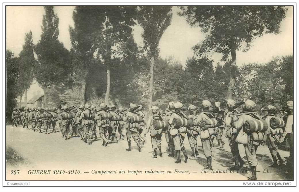 carte postale ancienne GUERRE 1914-18. Campement Troupes Indiennes en France