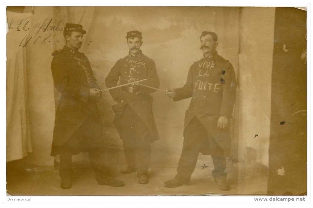 carte postale ancienne GUERRE 1914-18. Carte Photo Compagnie Infanterie du 45° vive la fuite 1908... Militaires et Poilus.