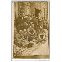 carte postale ancienne GUERRE 1914-18. Carte Photo Cordonniers et Forgerons. Militaires et Poilus.