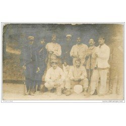 carte postale ancienne GUERRE 1914-18. Carte Photo Peintres et Maçons. Militaires et Poilus.