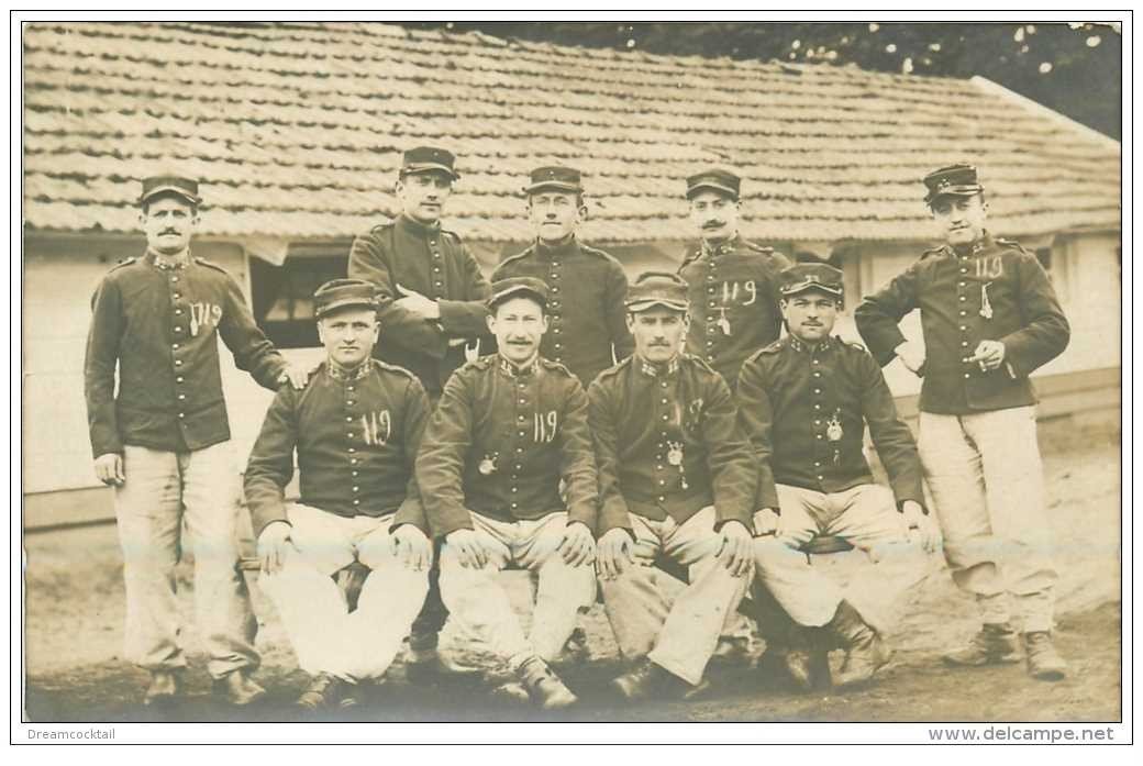 carte postale ancienne GUERRE 1914-18. Carte Photo Régiment Artillerie du 22° et 119°. Militaires et Poilus
