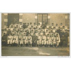 carte postale ancienne GUERRE 1914-18. Carte Photo Régiment Artillerie du 30°. Militaires et Poilus