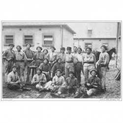 carte postale ancienne GUERRE 1914-18. Carte Photo Régiment Artillerie du 41° Selliers et Chevaux. Militaires et Poilus