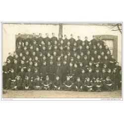carte postale ancienne GUERRE 1914-18. Carte Photo Régiment d'Infanterie du 101°. Militaires