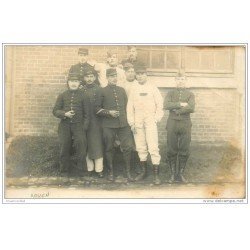 carte postale ancienne GUERRE 1914-18. Carte Photo Régiment d'Infanterie du 39° avec pipes à Rouen. Militaires et Caserne
