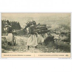 carte postale ancienne GUERRE 1914-18. Escouade de Zouaves défendant un passage
