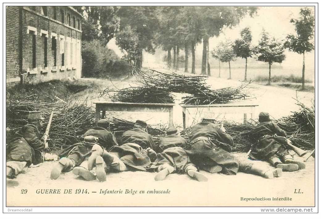 carte postale ancienne GUERRE 1914-18. Infanterie Belge en embuscade