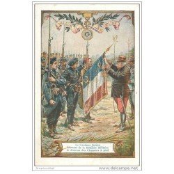 carte postale ancienne GUERRE 1914-18. Joffre décorant Drapeau des Chasseurs à pied