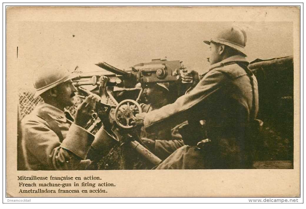 carte postale ancienne GUERRE 1914-18. Mitailleuse Française en action. Soldats et Poilus.
