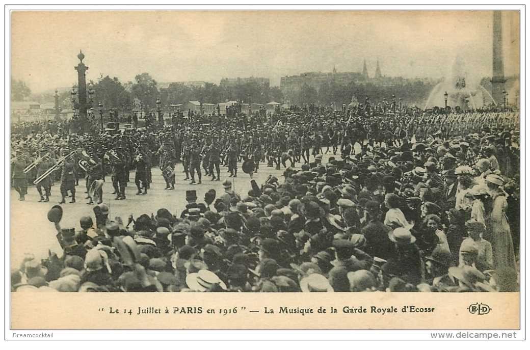 carte postale ancienne GUERRE 1914-18. Musique Garde Royale d'Ecosse 14 Juillet 1916