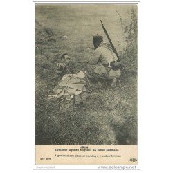 carte postale ancienne GUERRE 1914-18. Tirailleur Algérien soignant un blessé Allemand