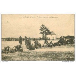 carte postale ancienne GUERRE 1914-18. Tirailleurs ligne abris Infanterie de Combat 1914