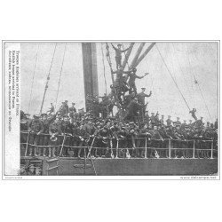 carte postale ancienne GUERRE 1914-18. Troupes Anglaises arrivant en France par Navires 1915