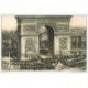 carte postale ancienne GUERRE 1914-1918. Les Troupes sous l'Arc de Triomphe. Fêtes de la Victoire. Militaires et Armées