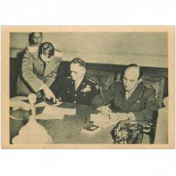 carte postale ancienne GUERRE 1945. Berlin de Lattre signe la capitulation de l'Allemagne