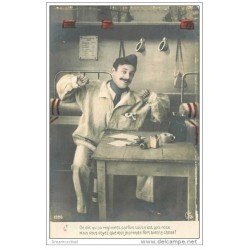 carte postale ancienne HUMORISTIQUE MILITAIRE. Soldat, pipe et écriture