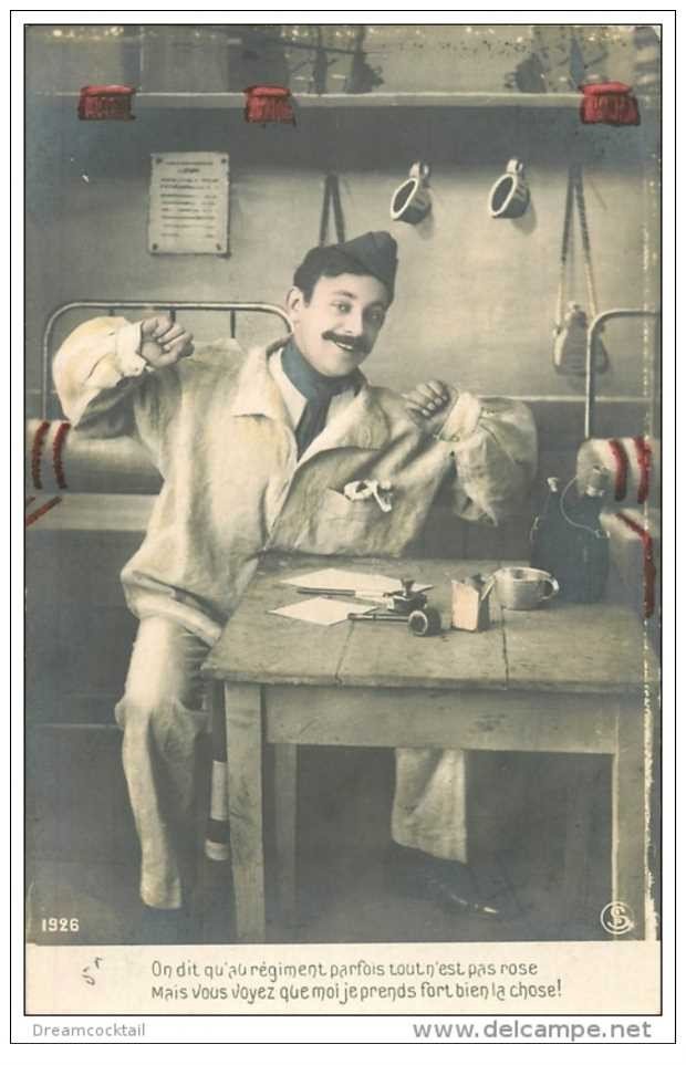 carte postale ancienne HUMORISTIQUE MILITAIRE. Soldat, pipe et écriture