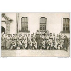 carte postale ancienne MILITARIA. Carte Photo Régiment Infanterie Grenadiers. Militaires et Poilus