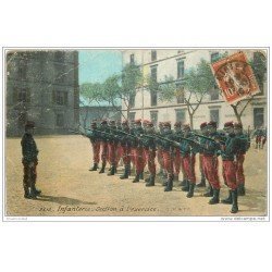 carte postale ancienne MILITARIA. Infanterie Section à l'exercice 1910