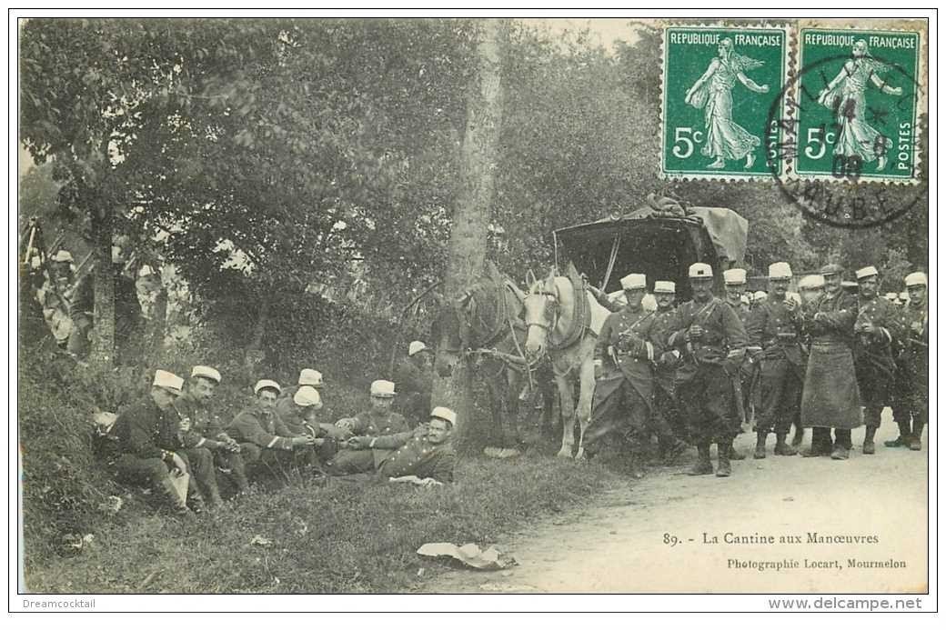carte postale ancienne MILITARIA. La Cantine aux Manoeuvres 1908. Attelage militaire pour les Cuistos