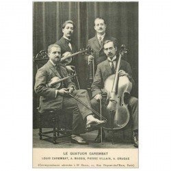 MUSIQUE ET MUSICIENS. Le Quatuor Carembat. Violonistes et Contrebassiste.