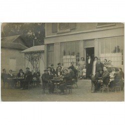 Superbe et Photo carte postale d'un Café Bar Estaminet. Lieu à identifier