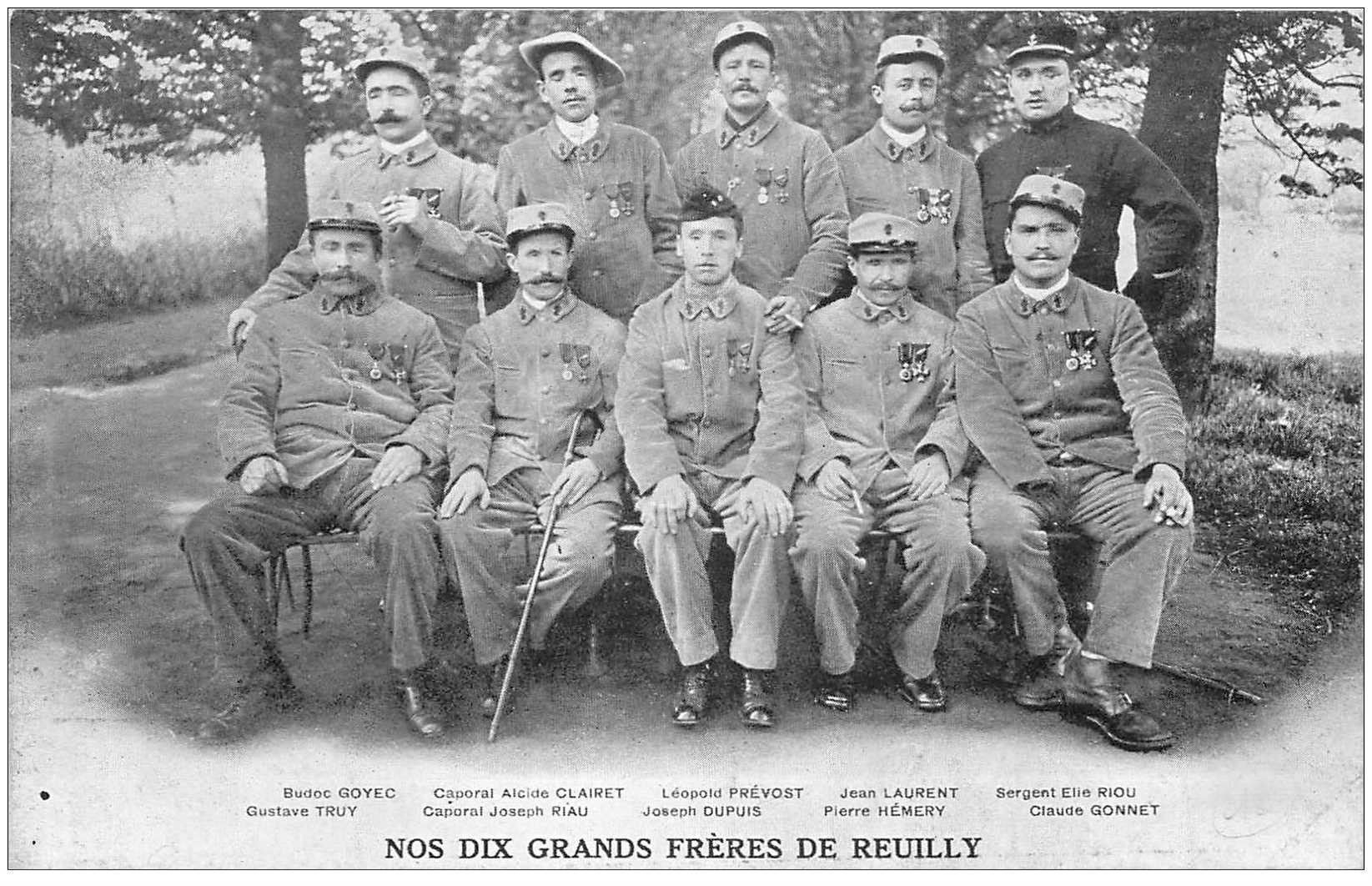 carte postale ancienne GUERRE 1914-1918. Nos dix Grands Frères de Reully Famille du Rameau d'Olivier.
