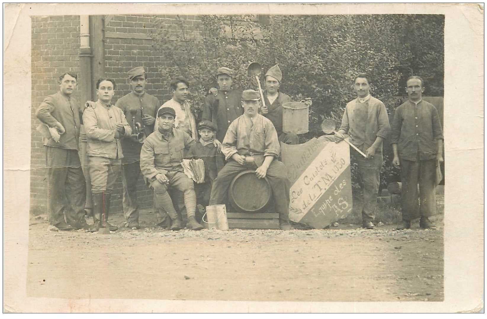 MILITAIRES. Caserne Photo Carte Postale. Les Cuisiniers 1919. Soldats et Métiers.