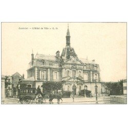 carte postale ancienne CABOURG 14. Carosse devant Hôtel de Ville