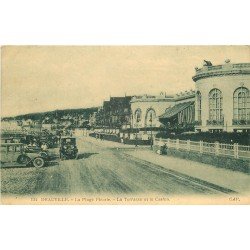 carte postale ancienne 14 DEAUVILLE. La Plage fleurie. Terrasse et Casino 1927