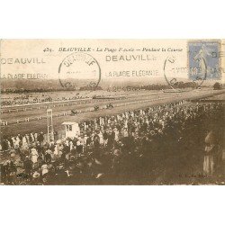 carte postale ancienne 14 DEAUVILLE. Hippodrome. Pendant la Course 1930